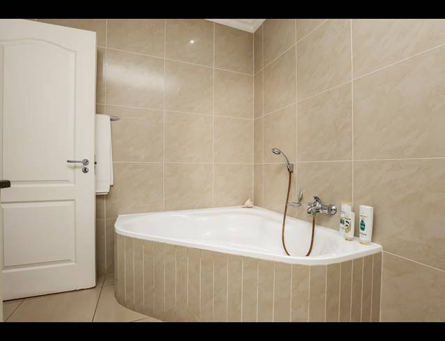 2 BEDROOM APARTMENT FOR SALE IN LA LUCIA